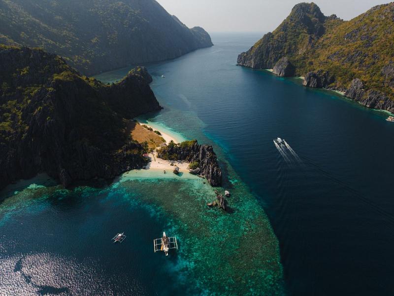 Tour B — Sandbars and caves